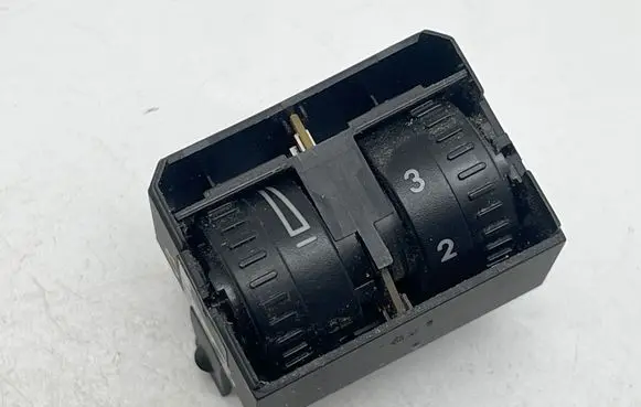 Volkswagen Caddy Headlight level height control switch 2K0941333B
