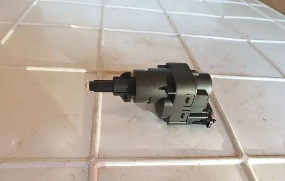 Skoda Fabia Mk1 (6Y) Brake pedal sensor switch 6Q0945511
