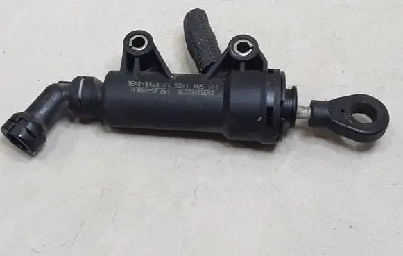 BMW 5 E39 Clutch master cylinder 21521165010