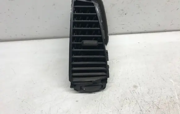 Hyundai i20 (PB PBT) Dash center air vent grill 974201J000