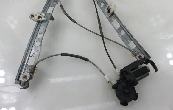 Renault Megane II Front door window regulator with motor 
