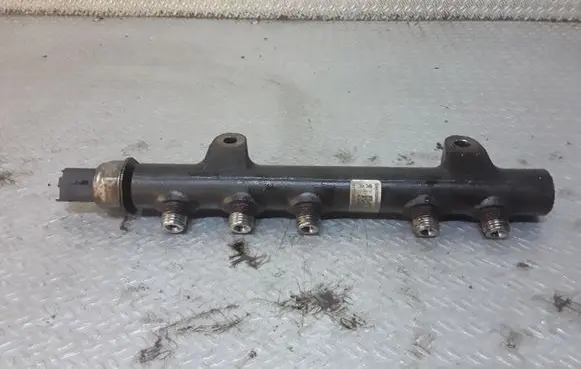 Citroen C5 Fuel main line pipe 9684753080