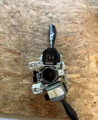 Mitsubishi Colt Wiper turn signal indicator stalk/switch MR986420