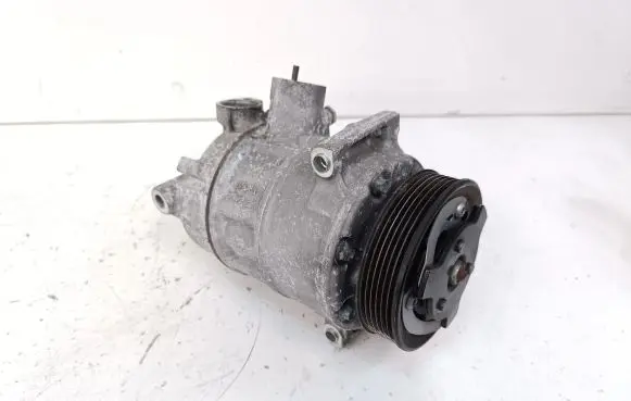 Volkswagen Jetta VI Air conditioning (A/C) compressor (pump) 1K0820808F