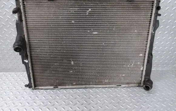 BMW 1 E81 E87 Coolant radiator 17117564654 5403246 2383476