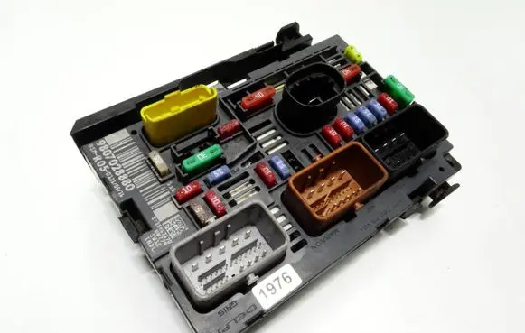 Citroen Berlingo Fuse module 9807028880 35463170