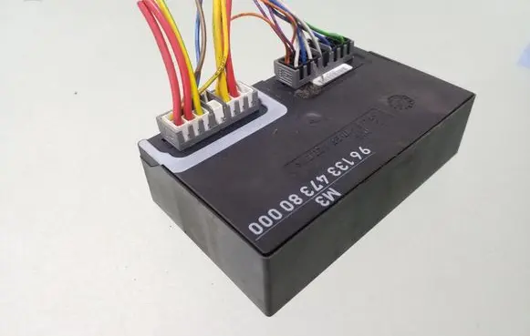 Peugeot 306 Door central lock control unit/module 9613347380000