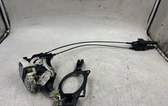Mitsubishi Lancer X Rear door lock 