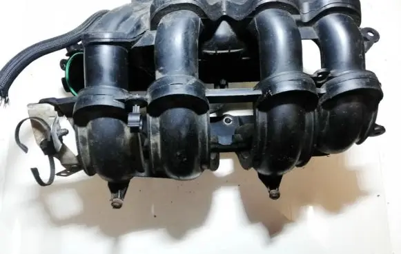 Ford Focus Intake manifold 4m5g9424cb