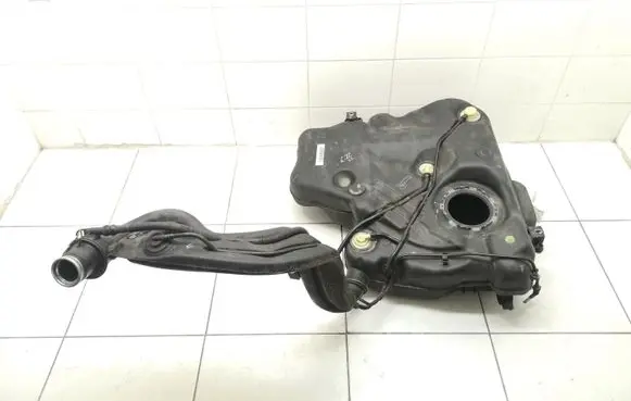 Volkswagen Jetta VI Fuel tank 1K0201065P 1K0201138M 1K0201138L
