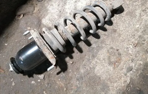 Toyota Avensis T250 Rear shock absorber with coil spring 
