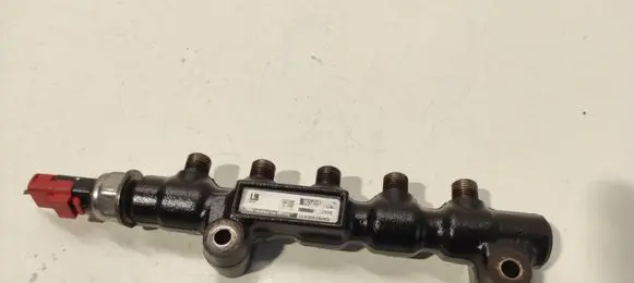 Ford Focus Fuel main line pipe 9654593060 0707414 000706100385