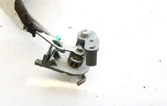 Mazda CX-7 Front door lock (next to the handle) 