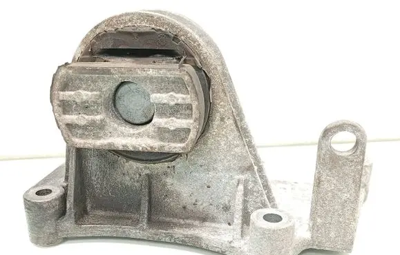 Fiat 500 Engine mount bracket 013A236