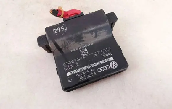 Volkswagen Golf V Door control unit/module 1k0907530e 1k0907951