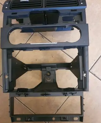 Ford Mondeo Mk III Dash center air vent grill 4S7118522ADW
