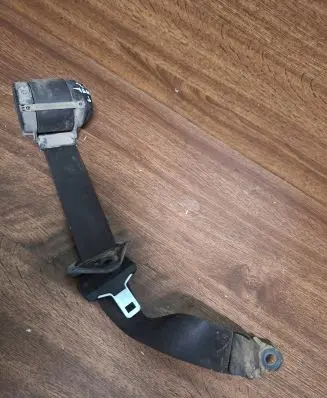 Peugeot Partner Rear seatbelt 044069