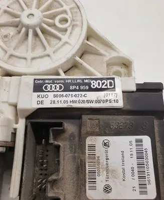 Audi A3 S3 8P Sliding door electric window regulator 8P4959802D