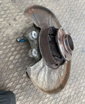 BMW 7 E65 E66 Rear wheel hub spindle/knuckle T8000V DT79347 E6501