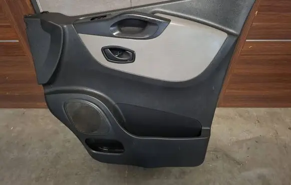 Renault Trafic III (X82) Front door card panel trim