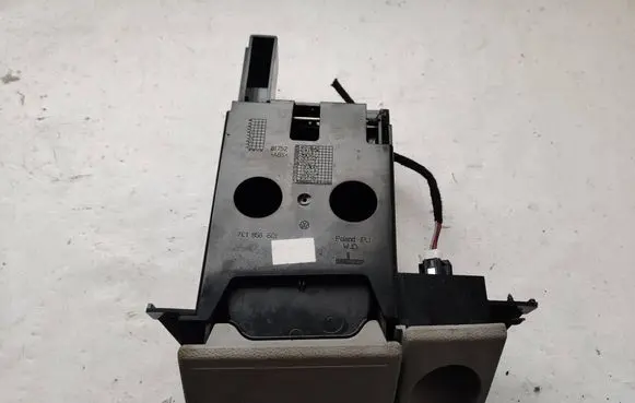 Volkswagen Transporter - Caravelle T5 Cup holder 7E1858601