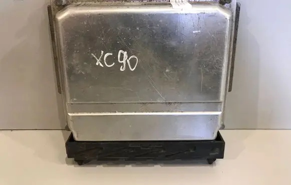 Volvo XC90 Engine control unit/module 0281011441 1039S04101 30646978A