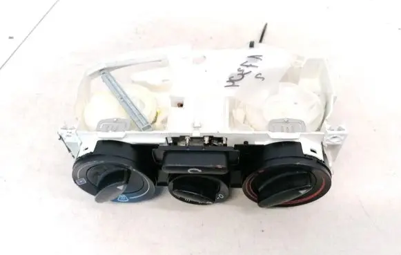 Audi A4 S4 B5 8D Climate control unit