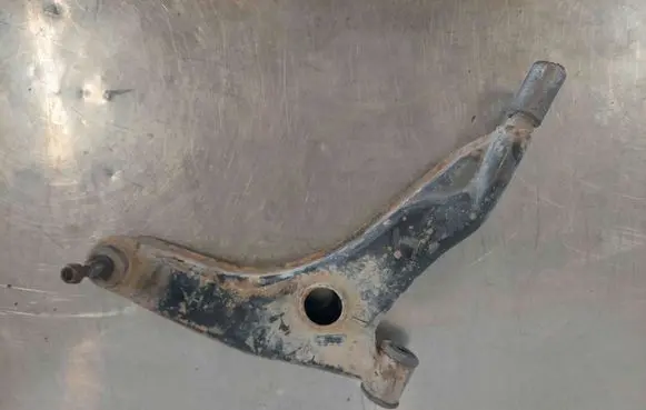 Volvo S40, V40 Front lower control arm/wishbone
