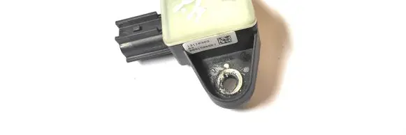 Volkswagen PASSAT B7 Airbag deployment crash/impact sensor 08915065KT 13110303