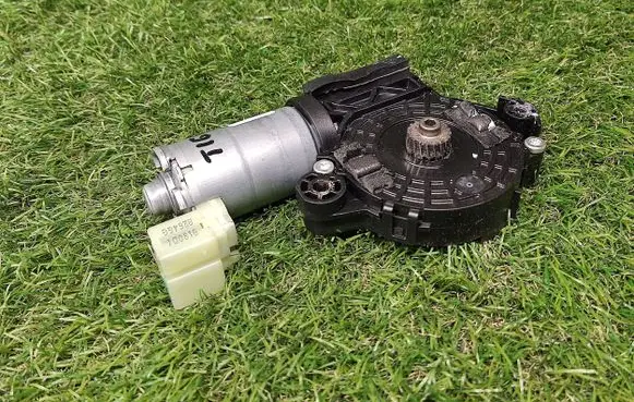 Volkswagen Tiguan Allspace Sunroof motor/actuator 3G9877795G 0390200133