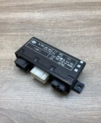 BMW 5 E39 Door control unit/module 6904247 5DK007048
