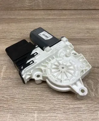 Volkswagen Golf VI Rear door window regulator motor 3C0959703 975280200