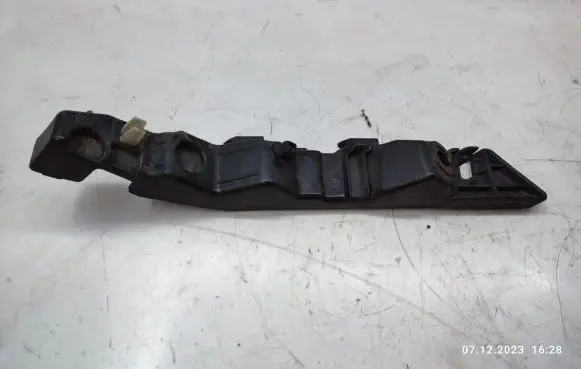 KIA Sportage Front bumper mounting bracket