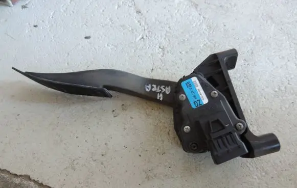 Opel Astra H Accelerator throttle pedal 6pv00811204 24427004