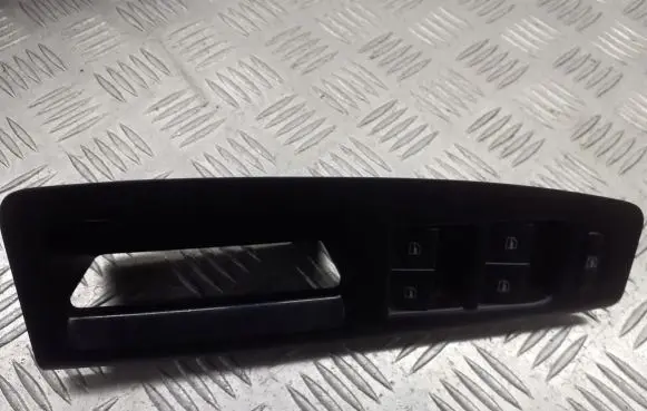 Volkswagen Polo IV 9N3 Front door window switch trim 6Q1867171F
