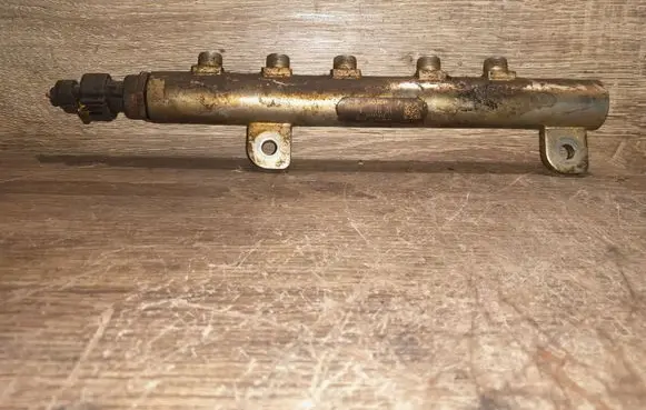Opel Zafira B Fuel main line pipe 0445214095 55197370