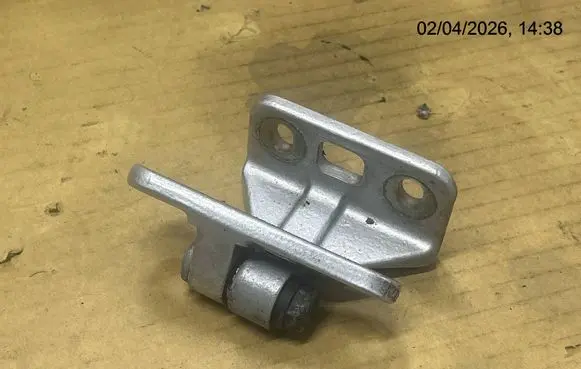 Mercedes-Benz E W211 Rear door upper hinge 
