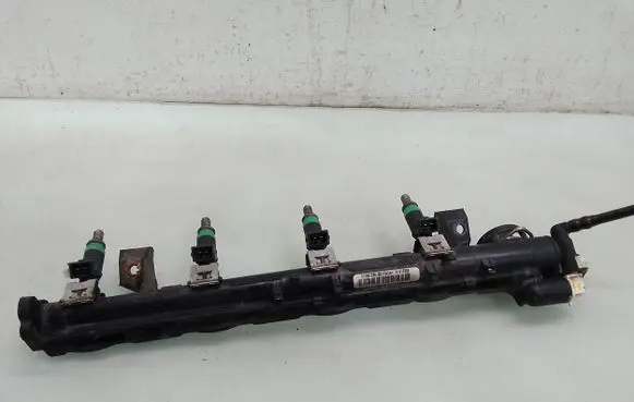 Ford Focus Fuel main line pipe 090219A 902190216
