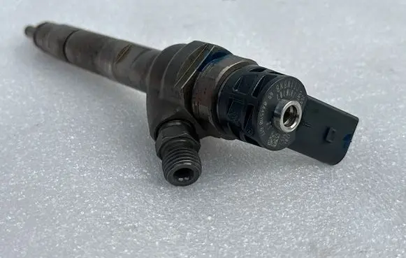 BMW 5 F10 F11 Fuel injector 7810702