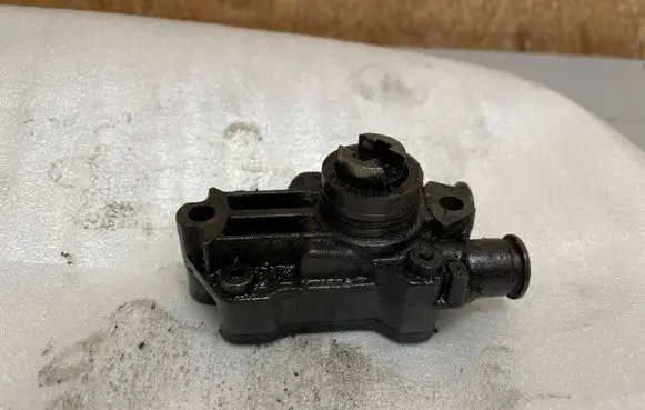 Mercedes-Benz E W210 Fuel injection high pressure pump A6110900250