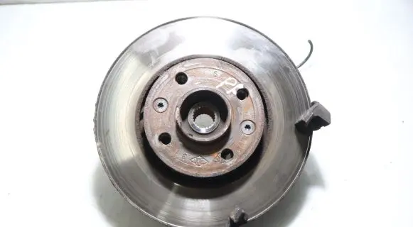 Renault Clio IV Front wheel hub spindle knuckle