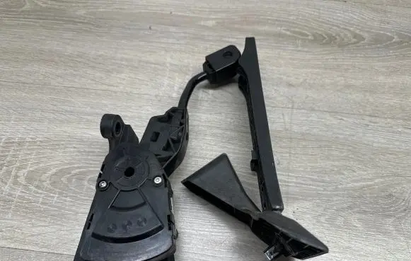 KIA Sportage Accelerator throttle pedal 977272S000 S115086 KW0308ASS900