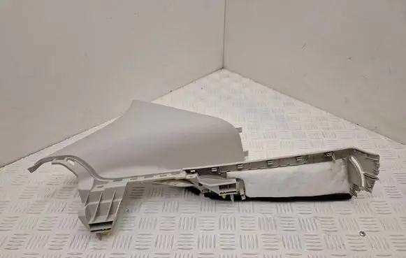 Ford Focus (D)pillar trim (top) JX7BN280C47