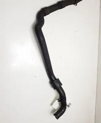 Volkswagen PASSAT B8 Engine coolant pipe/hose