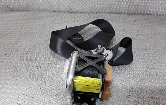 Mazda CX-7 Front seatbelt