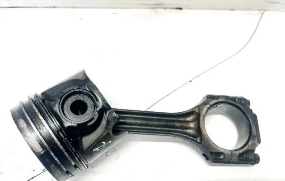 Skoda Octavia Mk1 (1U) Piston with connecting rod
