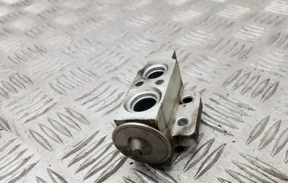 Skoda Superb B6 (3T) Air conditioning (A/C) expansion valve 1K0820679