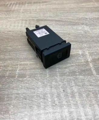 Volkswagen PASSAT B5 Windscreen/window heater switch 3B0959621E