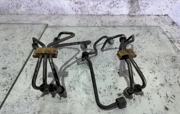 Volvo XC90 Fuel line pipe