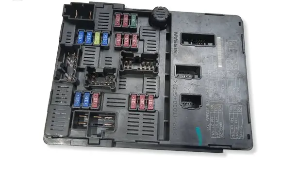 Nissan Micra Fuse module 284B71HR0C 081214000936